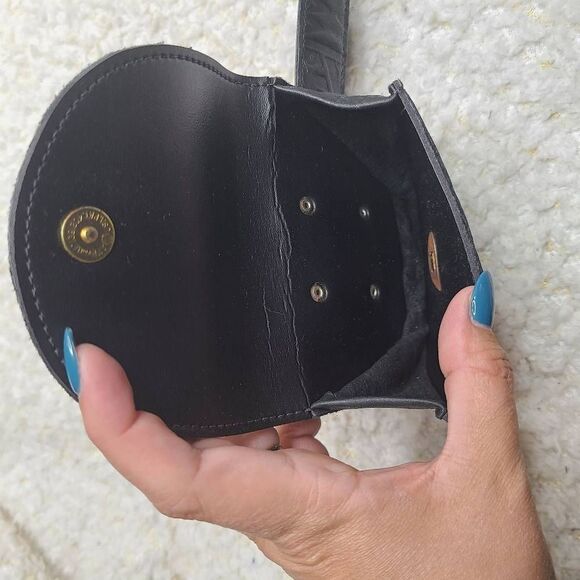 Nava Belt To-A-T Leather Belt with Tribal Embossed Pattern Belt Bag sz Small - Picture 6 of 6